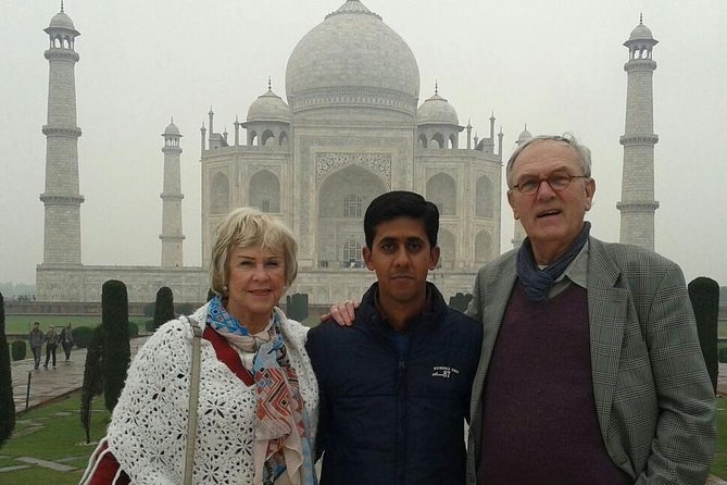 Exclusive Private Taj Mahal Agra Day Trip from Delhi - Delhi pickup, air-conditioned comfort, and the road reality