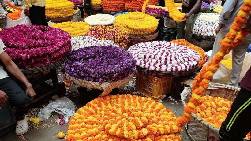 Experience Bangalore - Evening City Walk Tour & Market Visit - Key highlights at a glance