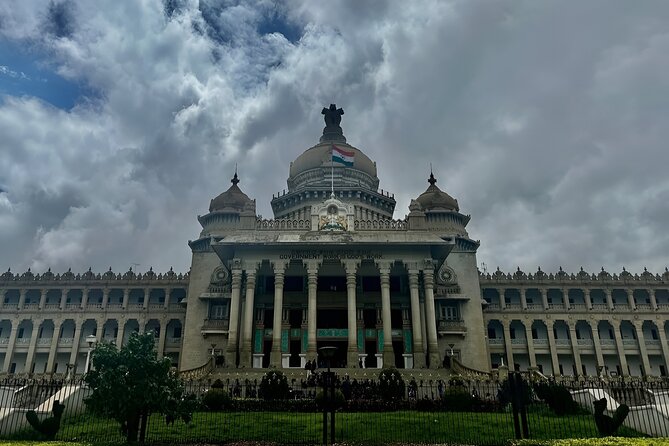 Experience Bangalores Day Private Sightseeing Journey - Cubbon Park at day’s end: the city’s green reset