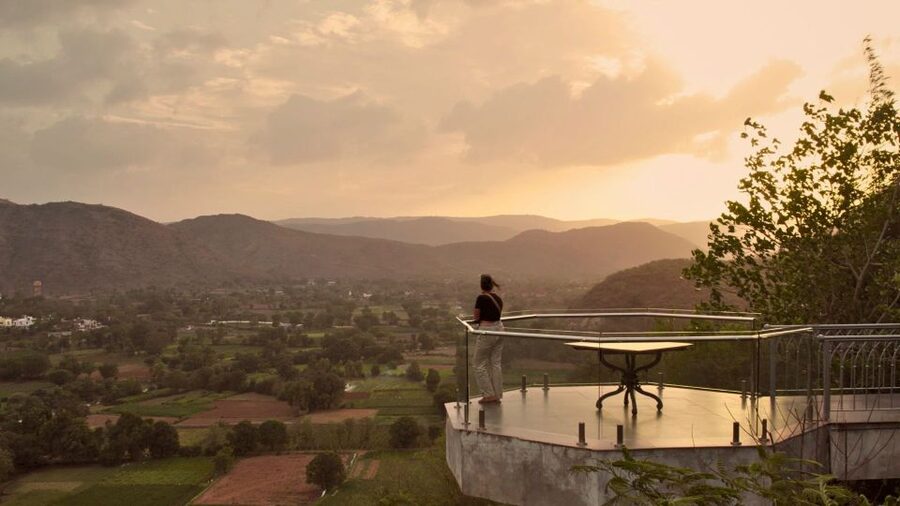 Experience Luxury: Private Museum, Vintage Car Ride - Should you book this luxury private museum and vintage car ride?
