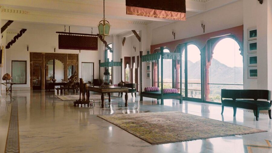 Experience Luxury: Private Museum, Vintage Car Ride - Vintage-car royalty over Lake Pichola at a hilltop palace hotel