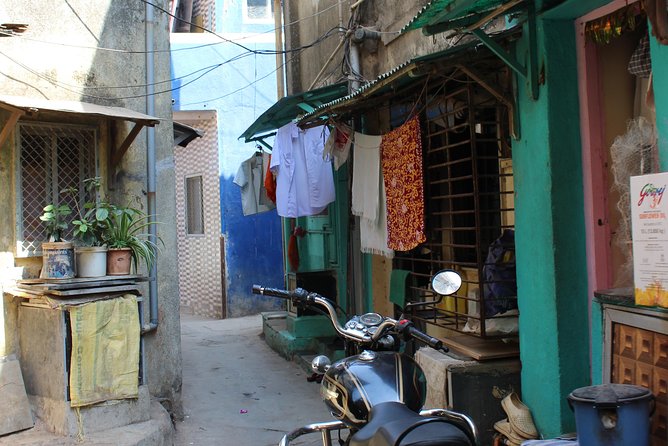 Experience the Off Beat and Alternative Tour of Mumbai! - Why This Alternative Mumbai Tour Feels Like Real City Time