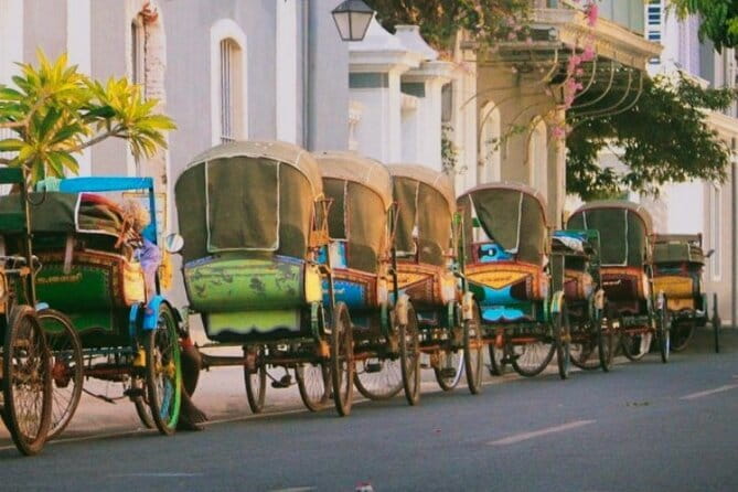 Explore Chennai City Tour with Guide, Lunch, and Local Highlights - Marina Beach Walk: The 3 km Stroll, Sea Breeze, and Local Snack Energy (45 Minutes)