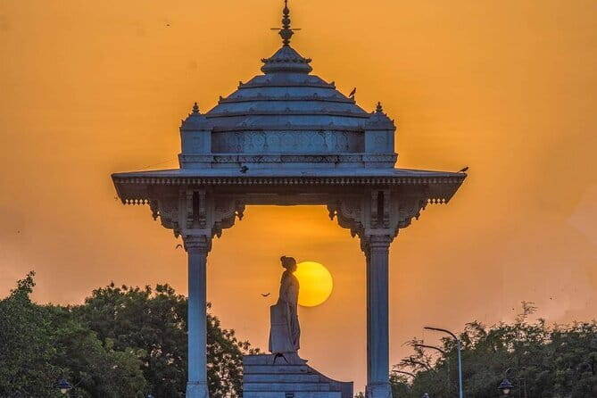 Explore Jaipur at Night with Patrika Gate - Stop 1: The Pink City Glow After Dark