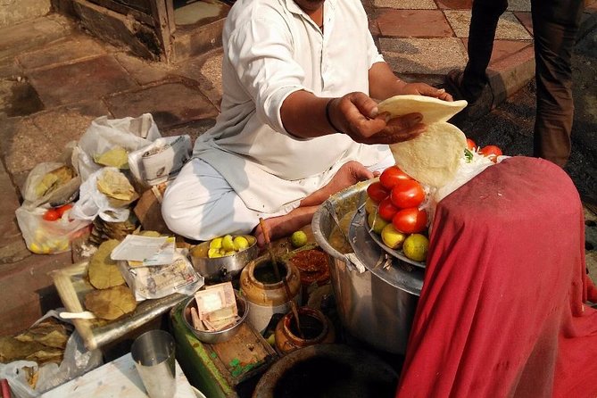Explore the Beauty of Old Delhi & the Spice Market! - Gurudwara Sis Ganj Sahib: history, faith, and the massive kitchen