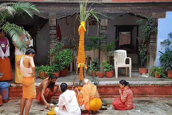 Explore the Highlights of Varanasi - Shri Kashi Vishwanath Temple, the Golden Temple area and entry reality