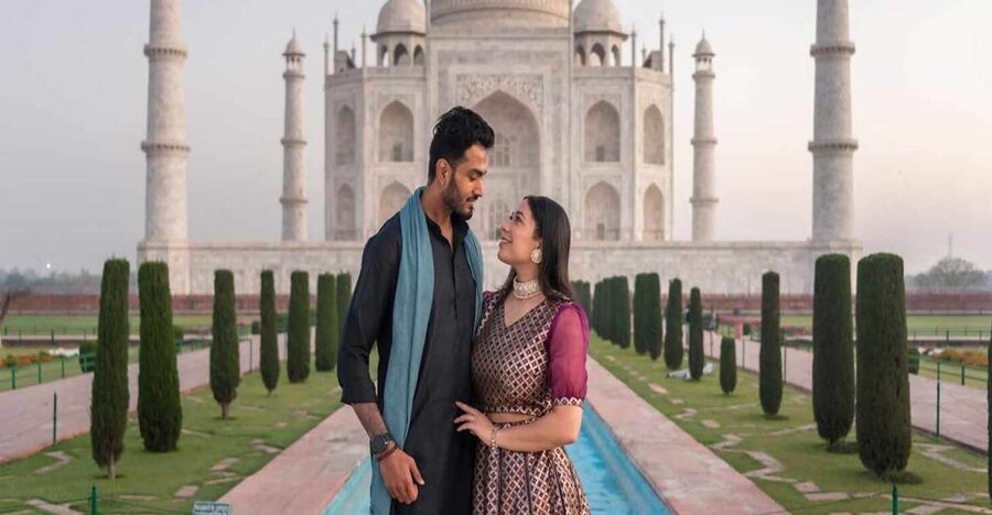Fast-track entry into taj mahal with entrance included. - Express security check and tickets ready in advance