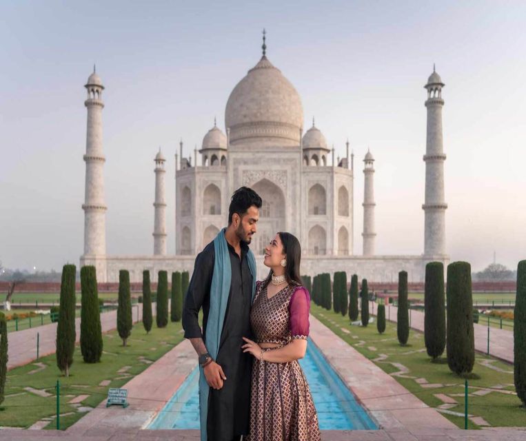 Fast-track entry into taj mahal with entrance included. - Scheduling rule that can ruin your plan: Taj Mahal closed on Fridays