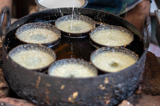 Food Walking Tour in Jaipur - Start Smart at Golcha Cinema: Samosa, Temple Stop, and Hand-Churned Butter