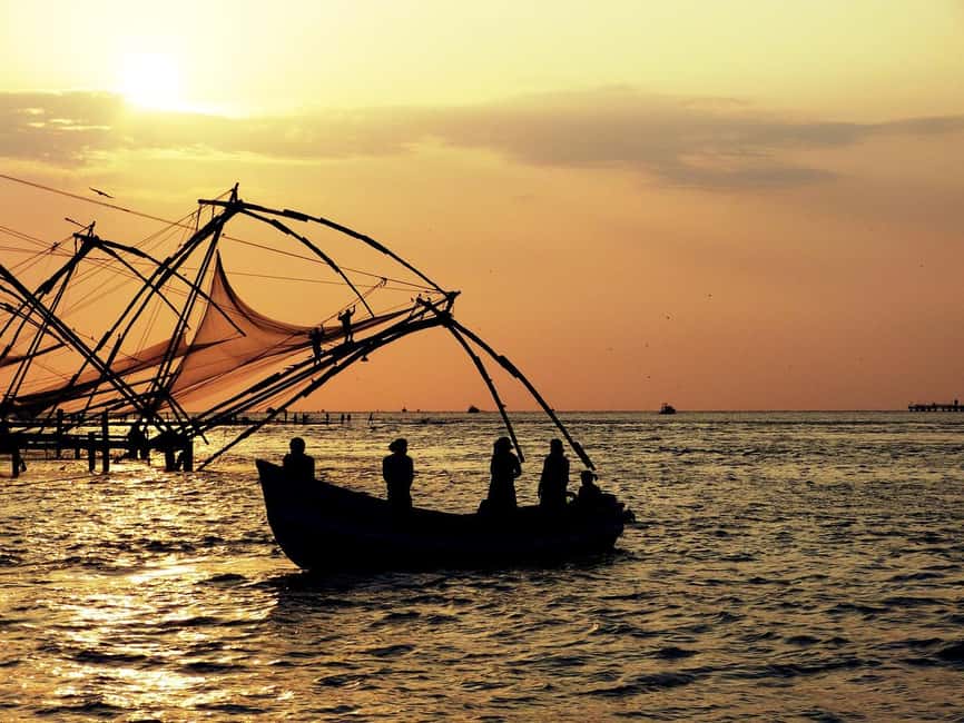 Fortkochi Heritage Walking tour with a local guide - The route basics: Fort Kochi, Mattancherry, and Jew Town on one shared thread