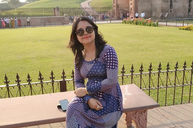 From Agra: 1 day Taj Mahal Sunrise Tour With Fatehpur Sikri - Group size and the private tour feel