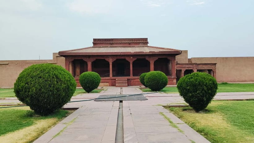 From Agra : Fatehpur Sikri Sightseeing by Private Car - Buland Darwaza and the Mughal scale test