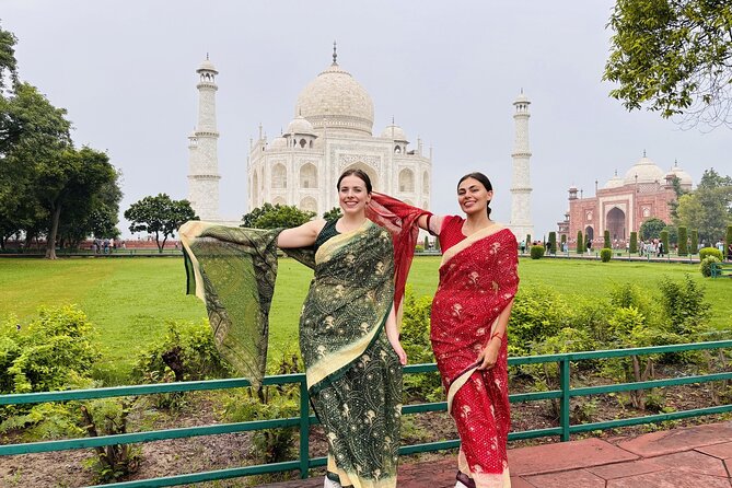 From Agra - Taj Mahal, Agra Fort and More - Guides and drivers: why the human part is the difference