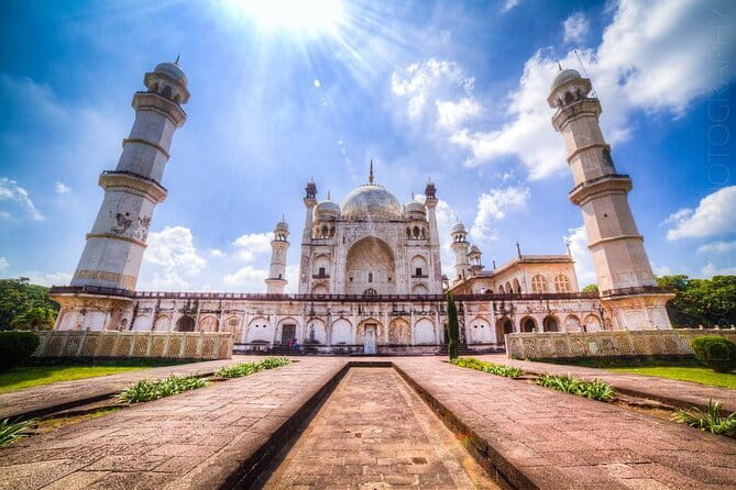 From Aurangabad to Ajanta & Ellora Tour by Private AC Sedan(4Pax) - Day 1 at Ajanta Caves: Big Cave Time, Fewer Headaches