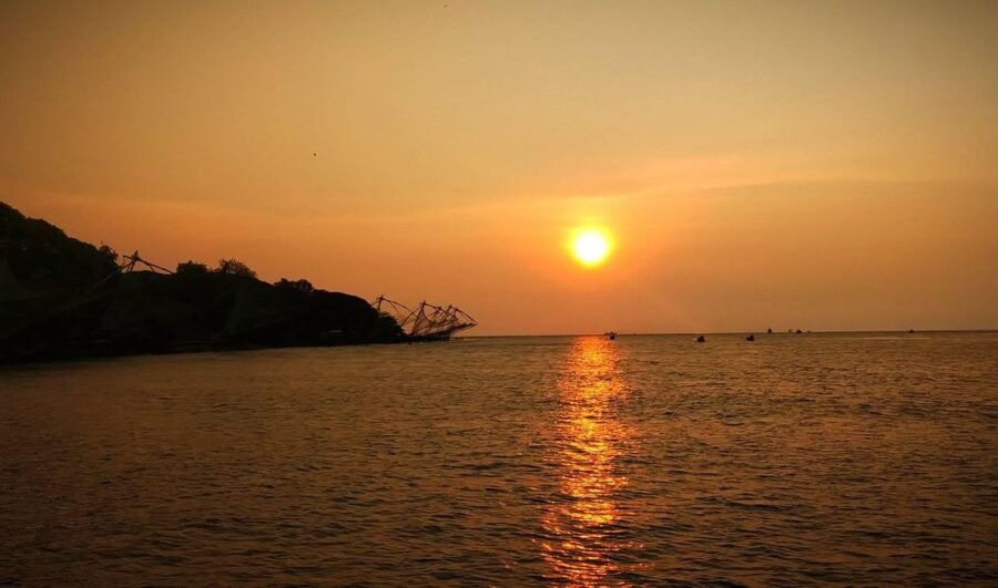 From Cochin: Fort Kochi and Mattancherry Sightseeing Tour - Santa Cruz Basilica and its Christ-life frescoes