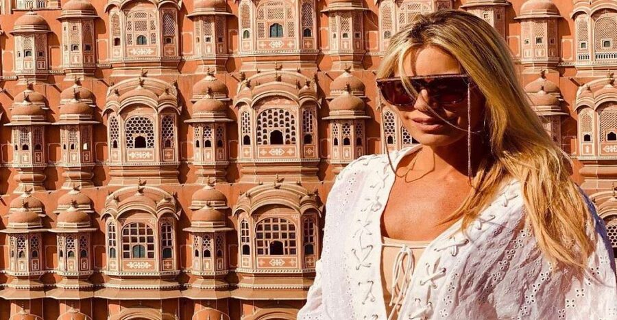 From Delhi: All-Inclusive Same-Day Jaipur Tour By Car Tour - Hawa Mahal: why the windows matter