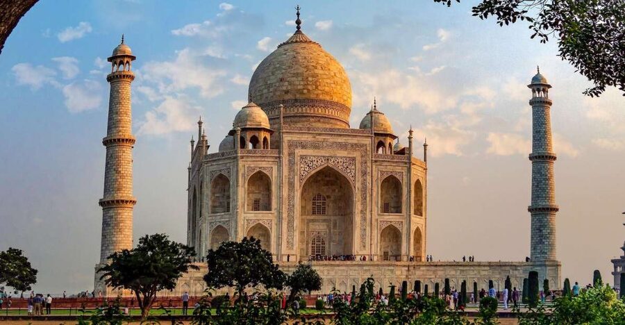 From Delhi:All Inclusive Taj Mahal Day Tour by Fastest Train - Key points to know before you go