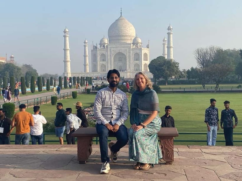 From Delhi:All Inclusive Taj Mahal Day Tour by Fastest Train - Lunch, Market Time, and On-Train Meals Without Guesswork