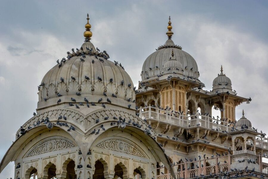 From Delhi: Jaipur Day Trip by Fast Train or Private Car - Hawa Mahal and City Palace: Two Types of Royal Architecture, One Flow