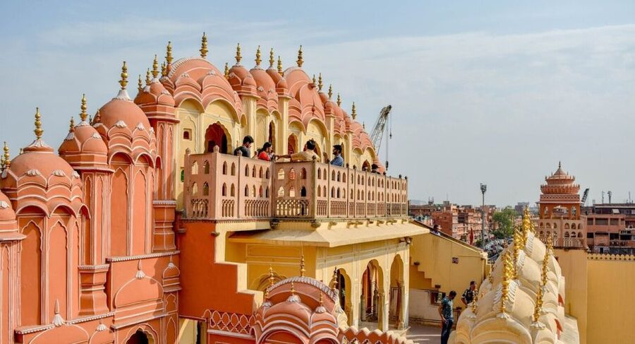 From Delhi: Jaipur Private Tour with Guide & Hotel Pickup - Delhi to Jaipur by Private Car, and why the pickup matters