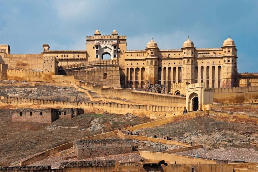 From Delhi: Jaipur Private Tour with Guide & Hotel Pickup - Lunch strategy, plus the shop stops you might face