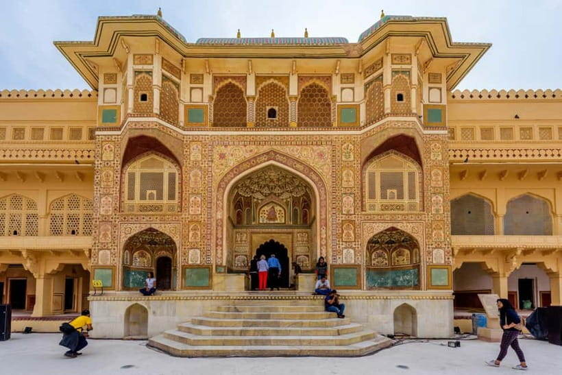 From Delhi: Private Full-Day Jaipur Highlights Tour - Amber Fort Skip-the-Line, Frescoed Halls, and Real Photo Time