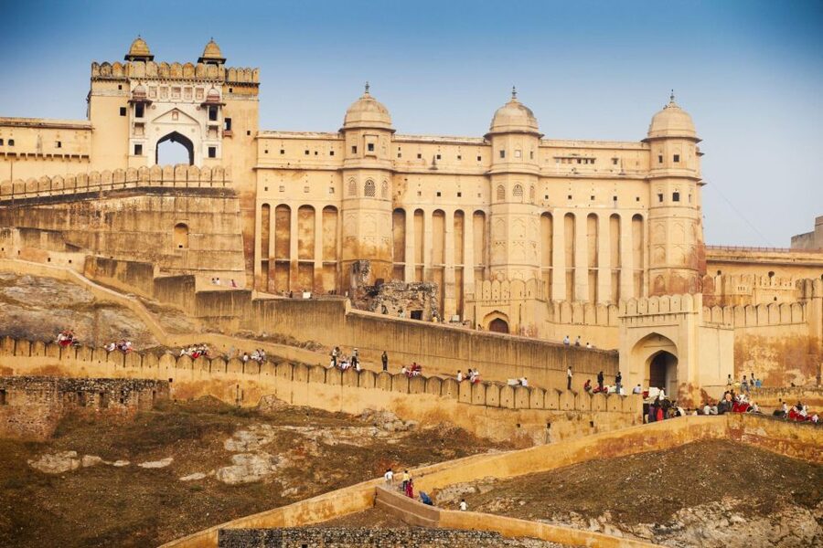 From Delhi: Private Jaipur & Amber Fort Guided Tour by Car - City Palace: where architectural styles show up in one place