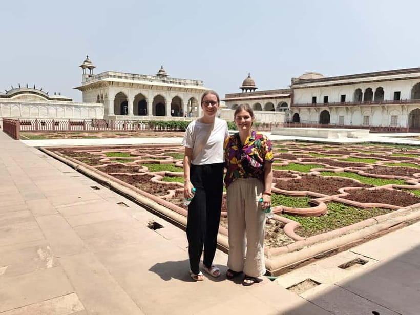 From Delhi: Private Layover Taj Mahal Day Tour By Car - How a 10-Hour Taj Mahal and Agra Fort Day Makes Sense for a Layover