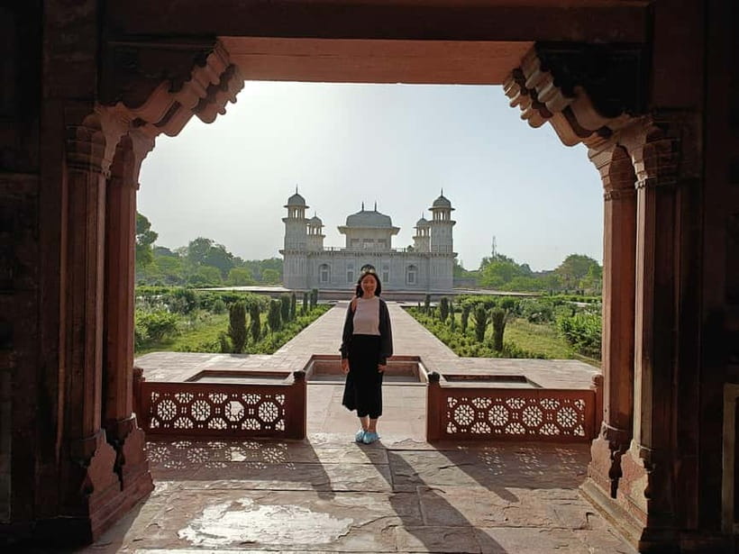 From Delhi: Private Layover Taj Mahal Day Tour By Car - DoubleTree by Hilton Agra Lunch Stop, and Why It’s More Than Just Food