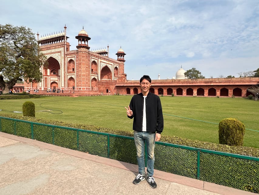 From Delhi: Private Taj mahal and Agra Fort with Car Tour - Car comfort and private guiding: what you gain, what you still control