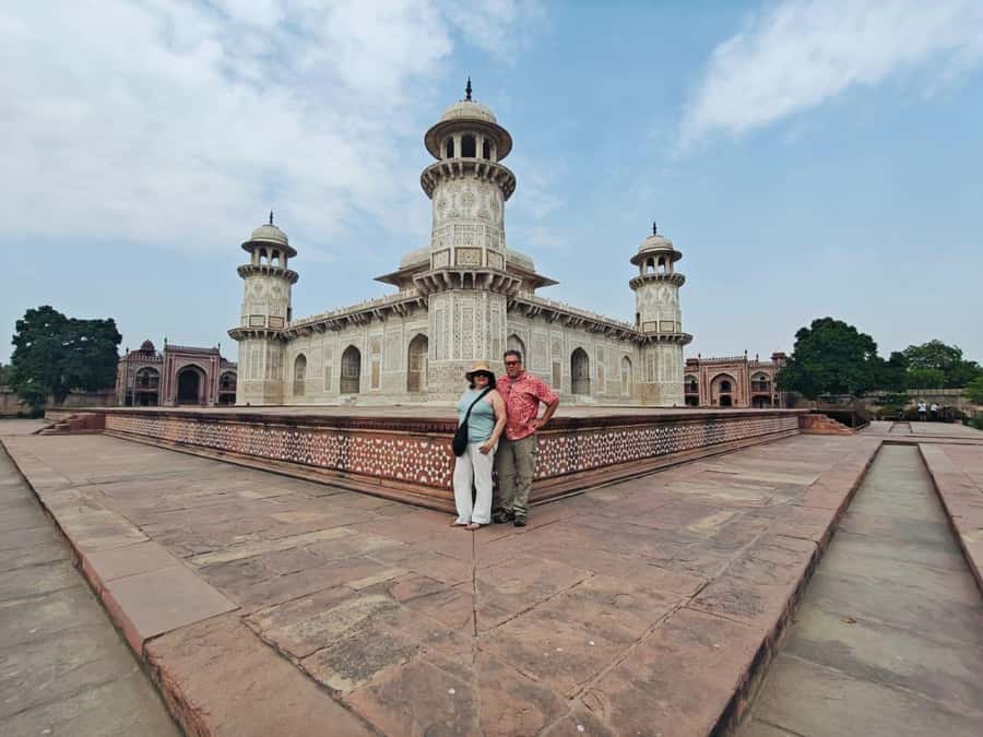 From Delhi: Private Taj Mahal Day Tour with Fast-Track Entry - Agra Fort: the Mughal power base behind the postcard