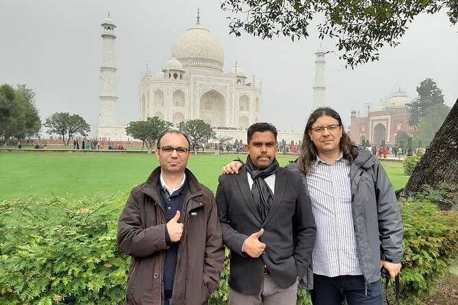 From Delhi: Private Taj Mahal Sunrise, Baby Taj & Fort Tour - Lunch at a 5-star restaurant: a real reset mid-route