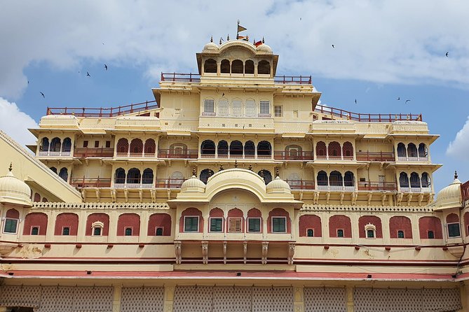 From Delhi: Same Day Amer Fort & Jaipur Tour By Car - Lunch and marketplace time for Rajasthani handicrafts