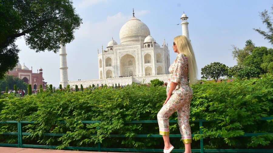 From Delhi: Same Day Taj Mahal & Agra Day Tour by Car - Door-to-door Delhi to Agra by air-conditioned car