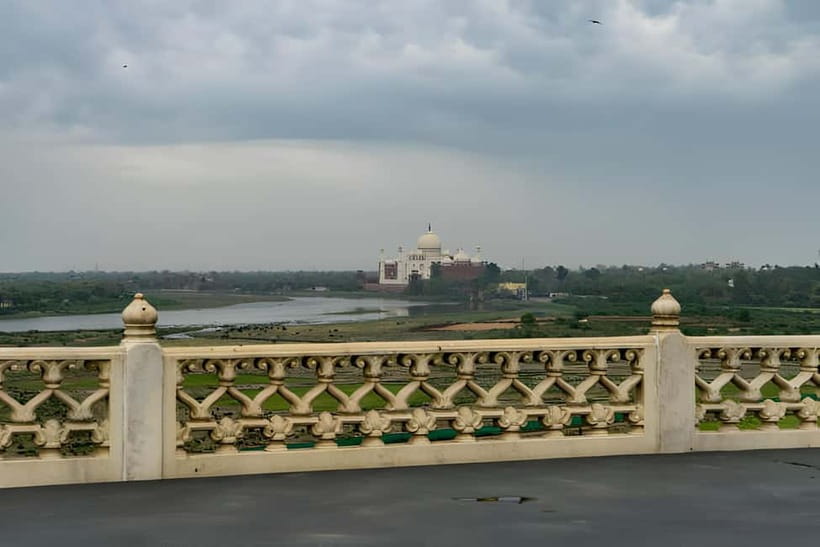 From Delhi: Same Day Taj Mahal & Agra Day Tour by Car - Agra Fort for Mughal palace atmosphere