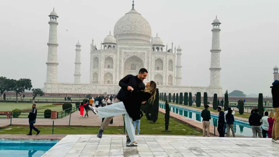 From Delhi: Same Day Taj Mahal Tour with lunch in 5 star - Should You Book This Agra Day Tour?