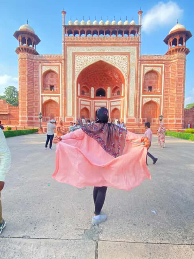 From Delhi: Same Day Taj Mahal Tour with lunch in 5 star - Delhi to Agra, Without the Headache