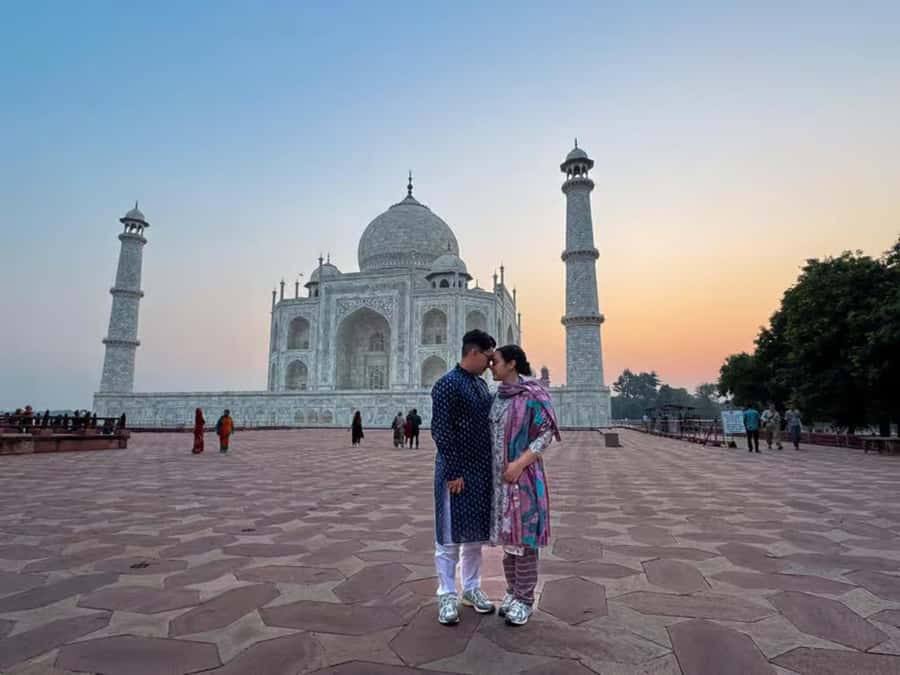 From Delhi: Same Day Taj Mahal Tour with lunch in 5 star - Taj Mahal Photo Spots, Plus the Real Story Behind the Marble