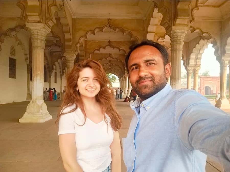 From Delhi: Same Day Taj Mahal Tour with lunch in 5 star - Agra Fort: Mughal Power, Red Sandstone, and Big Views