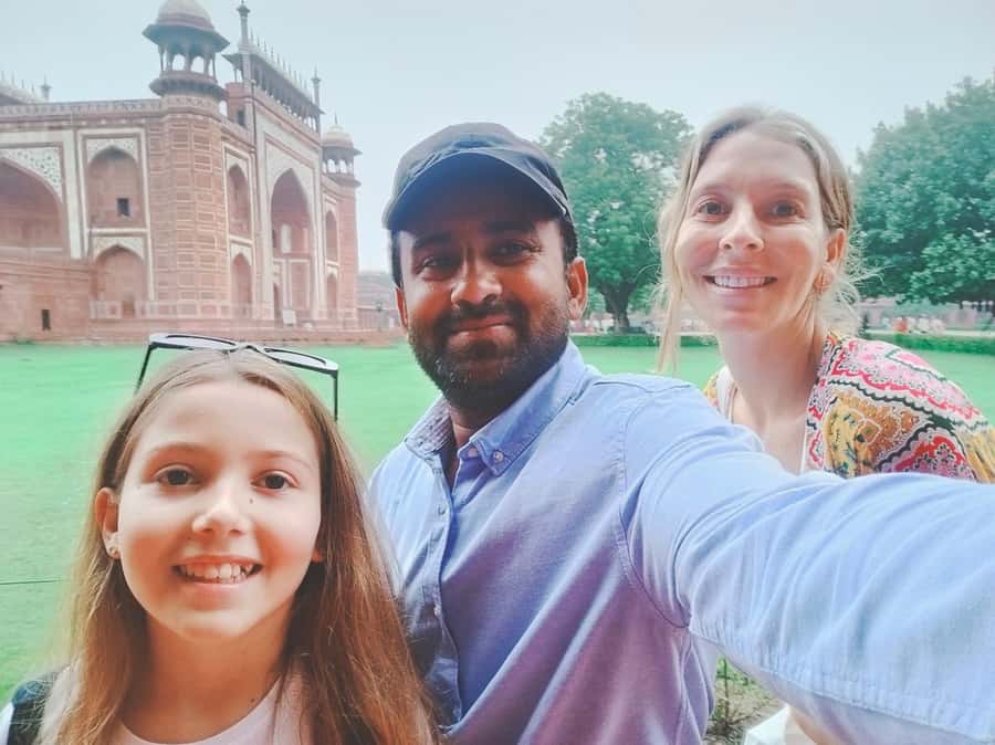 From Delhi: Same Day Taj Mahal Tour with lunch in 5 star - Price and Value Around $31 Per Person