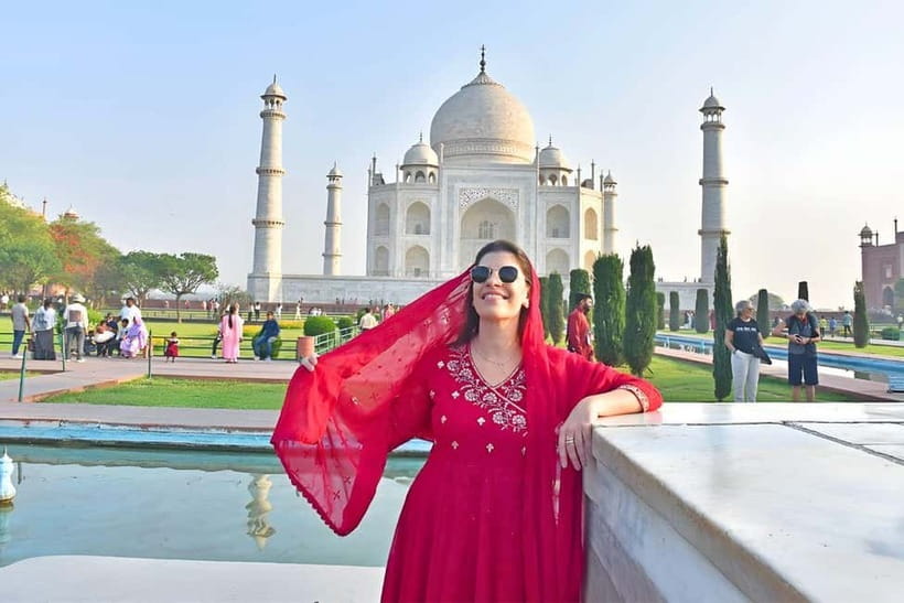 From Delhi: Sunrise Taj Mahal, Agra Fort & Baby Taj Day Tour - Meeting Your Guide and Beating the Lines at the Taj Mahal
