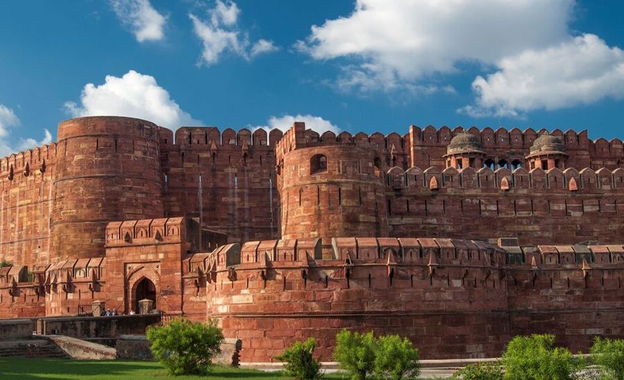 From Delhi: Taj Mahal & Agra City Tour By Gatiman Train - Agra Fort: Red Sandstone and White Marble Palaces