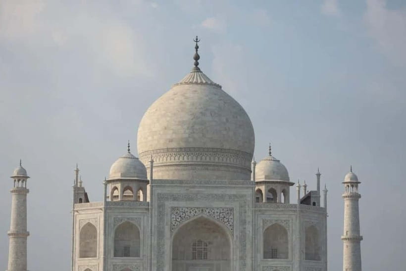 From Delhi: Taj Mahal & Agra Day Tour with Fatehpur Sikri - How the private guide shapes your experience (and your photos)