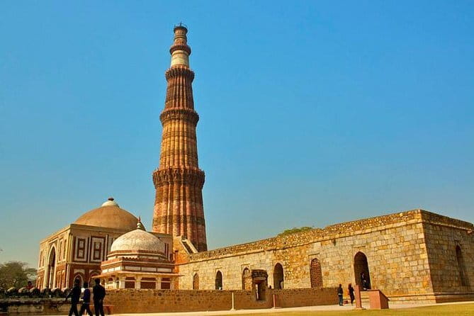 From Delhi: Taj Mahal, Agra Fort & Baby Taj Private Day Tour - Lunch and ticket bundle: where the real value shows