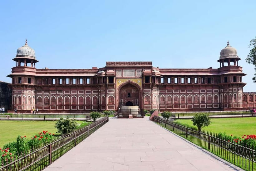 From Delhi: Taj Mahal, Agra & Mathura Tour by Car - Why this Taj Mahal plus Krishna temples day makes sense