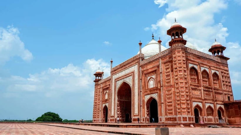 From Delhi: Taj Mahal & Agra Tour with Lunch at Marriott - Price and value: what $1.76 per person means for a real day
