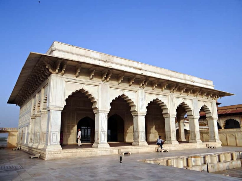 From Delhi: Taj Mahal & Agra Tour with Lunch at Marriott - Pickup in Delhi NCR, the drive via Yamuna Expressway, and how to use the time