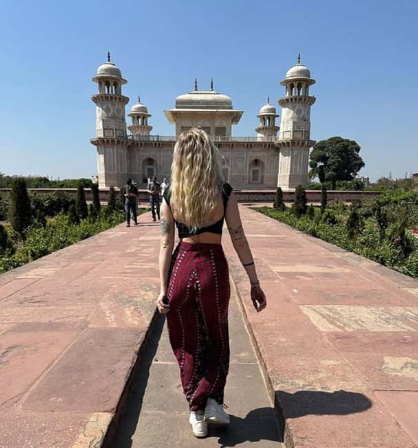 From Delhi: Taj Mahal & Agra With Fatehpur Sikri Day Tour - Tips that make this day trip smoother (and less sweaty)