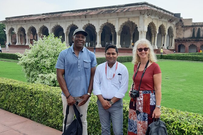 From Delhi Taj Mahal and Agra Tour by Car - Agra Fort in two hours: what to watch for