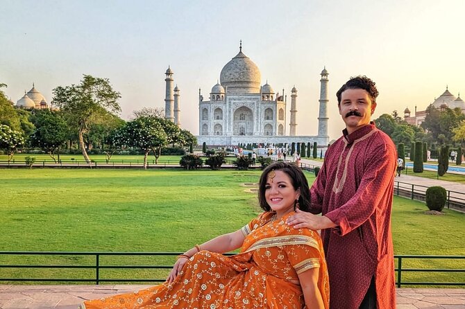 From Delhi: Taj Mahal and Agra tour by Superfast Train - First or second class train comfort, plus breakfast and dinner